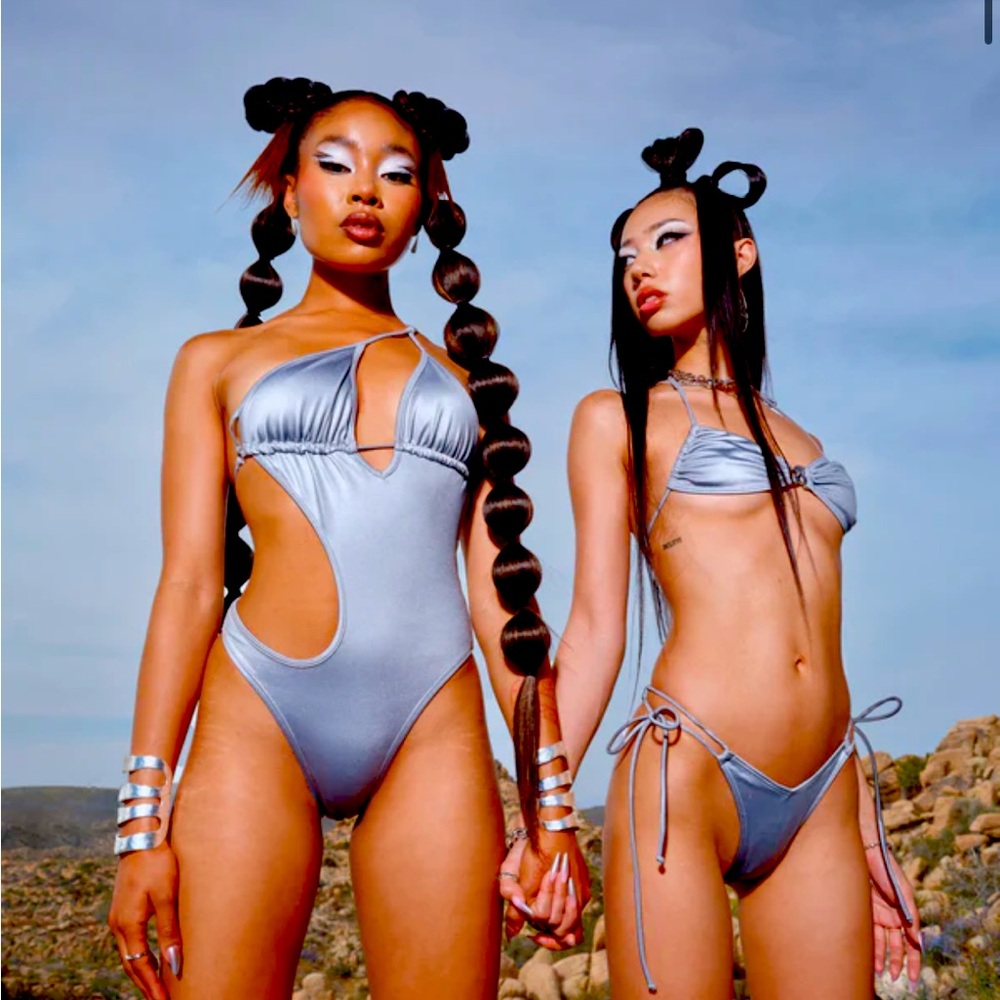 Zenon One-Piece in Silver from VOIGHT